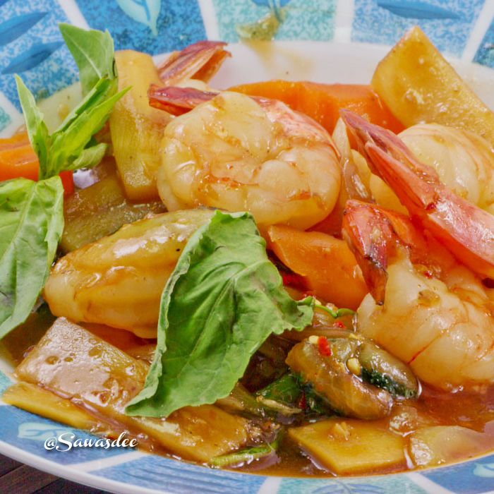 Crevettes au basilic thaï
