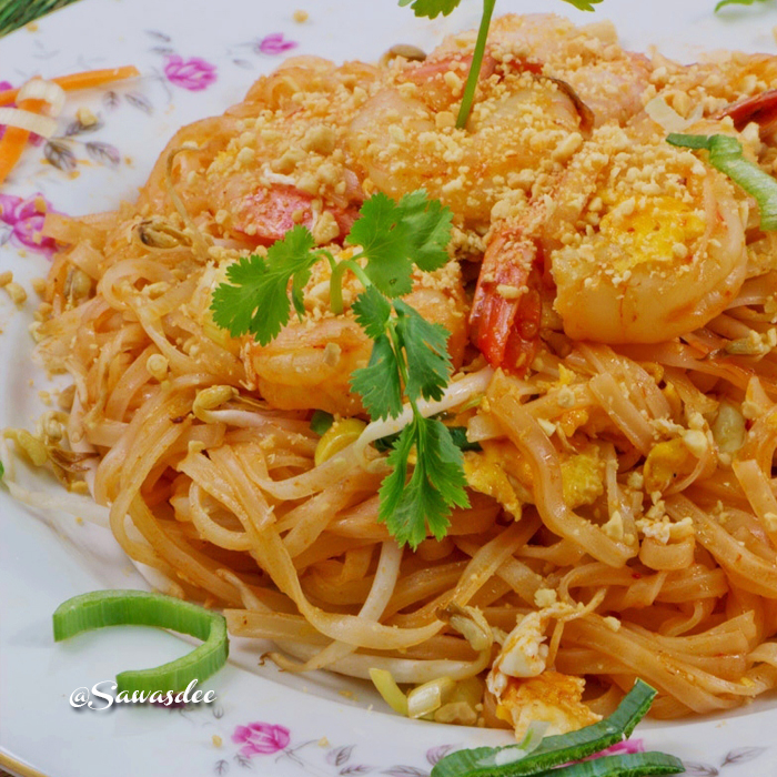 Nouilles sautées aux crevettes et soja